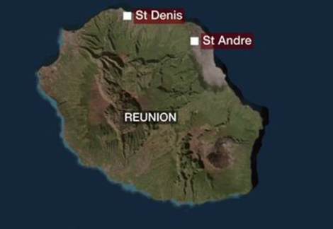 Mảnh vỡ thứ 2 được phát hiện gần St Denis, trong khi mảnh vỡ đầu tiên được tìm thấy tại St Andre (Đồ họa: BBC)