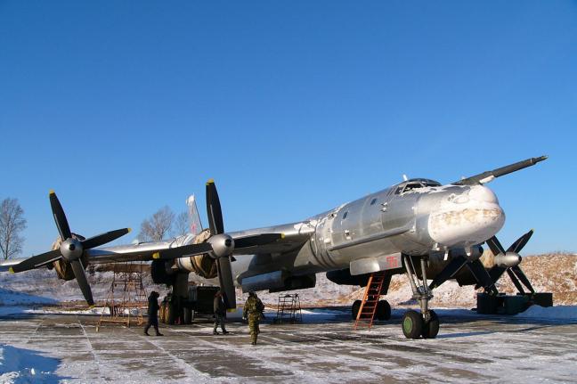 Máy bay ném bom của không lực Nga