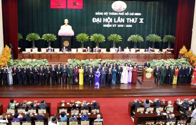  Ban Chấp hành Đảng bộ TPHCM khóa X ra mắt Đại hội. Ảnh: VGP/Phan Hoàng