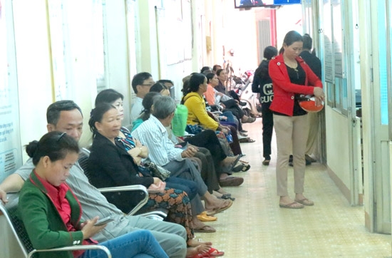  Trung tâm Nội tiết mỗi ngày có gần 200 bệnh nhân đến khám, điều trị ngoại trú.