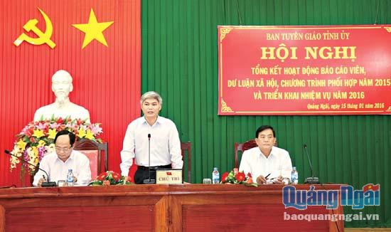 Đồng chí Võ Văn Hào, Ủy viên Ban Thường vụ Tỉnh ủy, Trưởng Ban Tuyên giáo Tỉnh ủy phát biểu tại hội nghị.