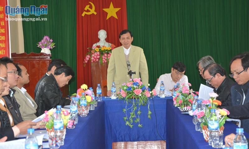 Phó Chủ tịch UBND tỉnh Phạm Trường Thọ phát biểu tại buổi làm việc với UBND xã Nghĩa Sơn.