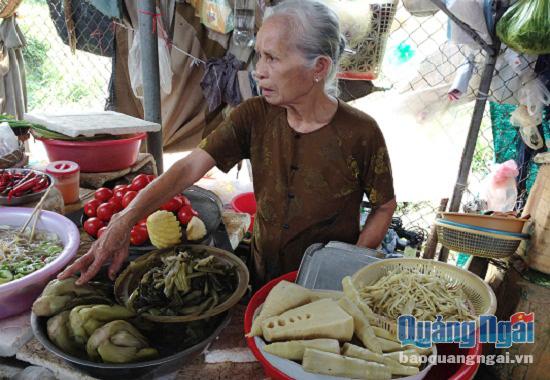 Người dân rất cần câu trả lời rằng, liệu mặt hàng dưa cải chua, măng trên thị trường Quảng Ngãi có an toàn?