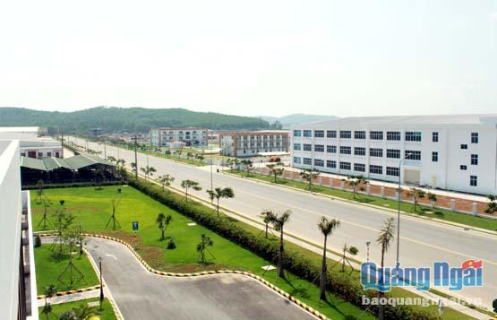  Khu Công nghiệp VSIP Quảng Ngãi hình thành đã thu hút được nhiều nhà đầu tư, giải quyết việc làm cho hàng ngàn lao động.
