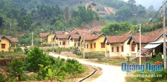 Khu tái định cư Anh Nhoi 2 (Sơn Long) thuộc dự án thủy điện Đăkđrinh, suất đầu tư cao, nhưng nhiều người dân không mặn mà.    