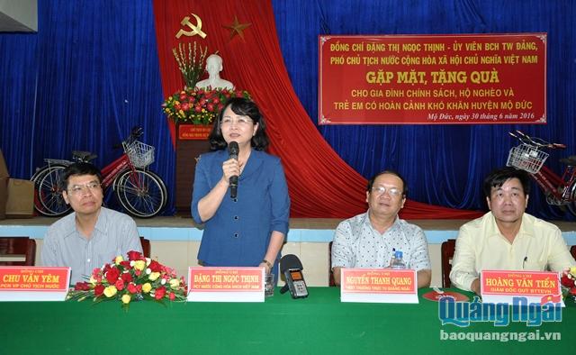Phó Chủ tịch nước Đặng Thị Ngọc Thịnh phát biểu tại buổi thăm và tặng quà