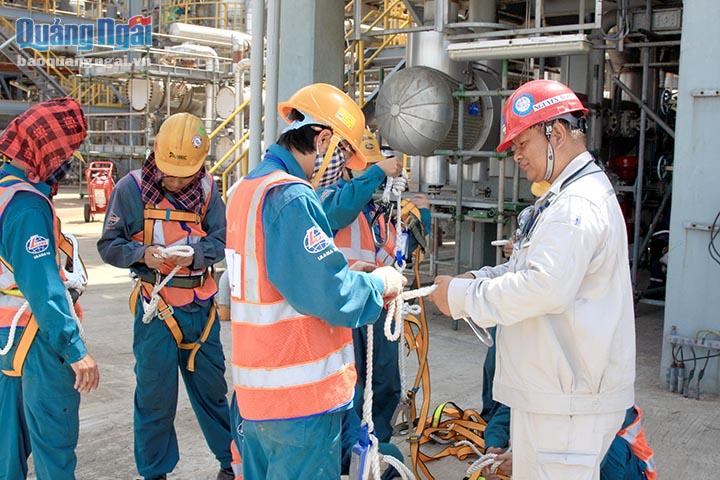 Kiểm tra an toàn tại Nhà máy lọc dầu Dung Quất