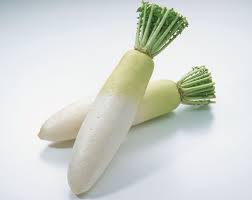 Củ cải trắng, bắp cải là thực phẩm giúp làm sạch răng và góp phần tái khoáng hóa men răng, ngăn ngừa sâu răng.