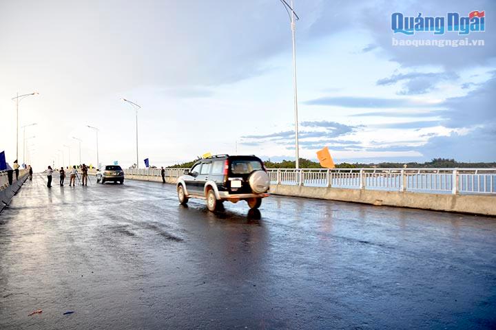 Cầu Trà Bồng chính thức được thông xe