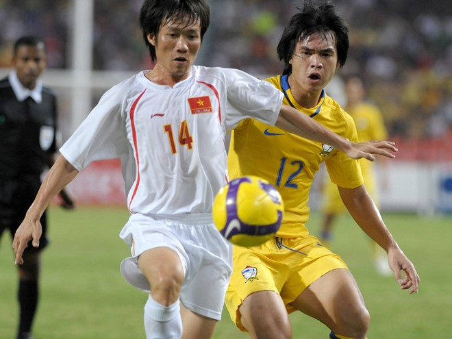 Việt Nam giành chức vô địch AFF Cup 2008 dưới thời HLV Henrique Calisto.