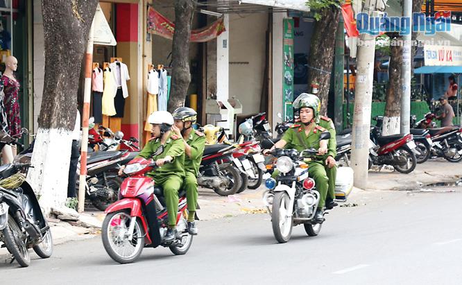 Công an thành phố Quảng Ngãi tăng cường tuần tra, kiểm soát an ninh trật tự.