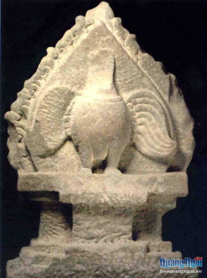 Phù điêu Hamsa (Thế kỷ XI) tìm thấy ở Chánh Lộ (TP Quảng Ngãi)