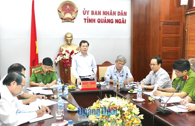 Phó Chủ tịch Thường trực UBND tỉnh Đặng Văn Minh phát biểu chỉ đạo tại cuộc họp.                 Ảnh: BS