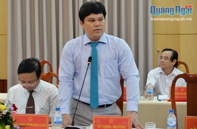 Giám đốc Sở Công Thương Trần Phước Hiền trả lời câu hỏi chất vấn đề hiệu quả hoạt động các chợ nông thôn