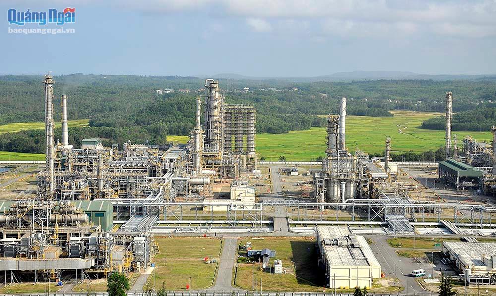 Nhà máy lọc dầu (NMLD) Dung Quất đã bắt đầu giảm công suất và dừng vận hành theo quy trình