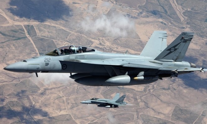 Hai chiếc máy bay RAAF F/A-18F Super Hornets hoạt động trên không phận Iraq - Ảnh: Guardian
