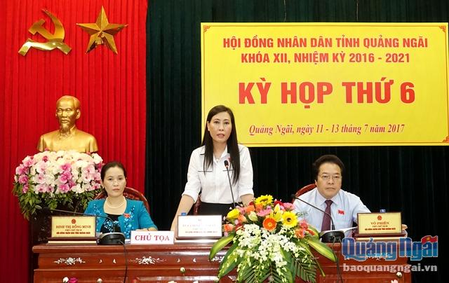 Ủy viên Dự khuyết TƯ Đảng, Chủ tịch HĐND tỉnh Bùi Thị Quỳnh Vân chủ trì buổi thảo luận