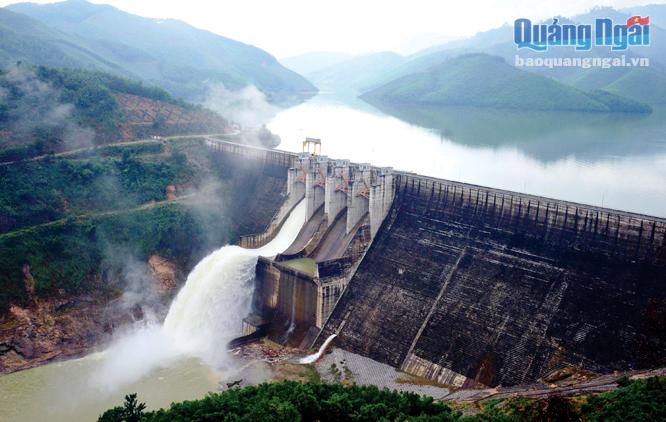  Thủy điện Đắkđrinh – công trình tạo đột phá trong phát triển kinh tế và thu ngân sách trên địa bàn huyện.