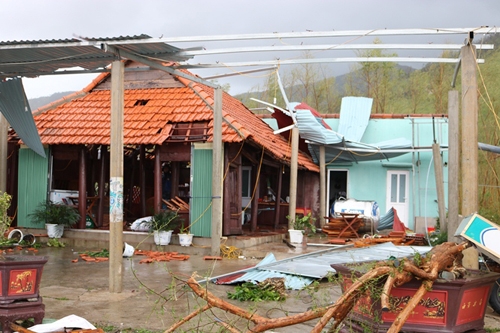 Bão số 10 gây nhiều thiệt hại cho người dân huyện Quảng Trạch, Quảng Bình. Ảnh: Báo Quảng Bình