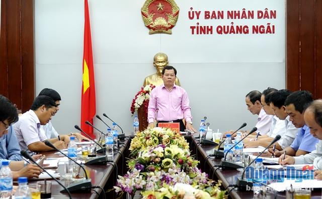 Phó Chủ tịch Thường trực UBND tỉnh Đặng Văn Minh phát biểu tại buổi làm việc