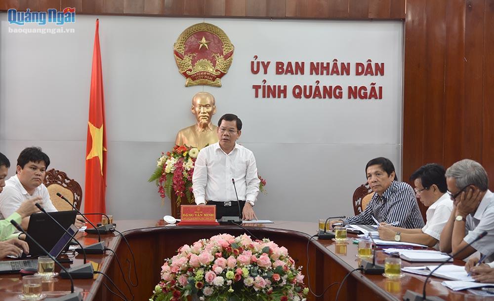 Phó Chủ tịch Thường trực UBND tỉnh Đặng Văn Minh phát biểu tại cuộc họp