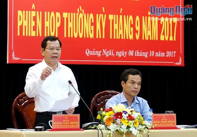 Phó Chủ tịch Thường trực UBND tỉnh Đặng Văn Minh phát biểu tại phiên họp
