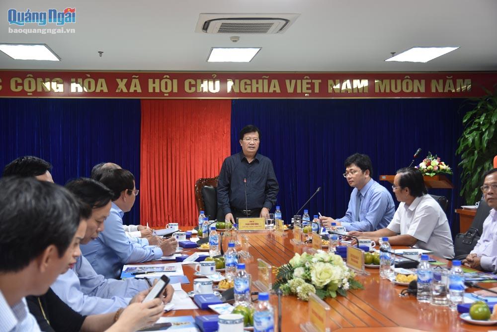 Phó Thủ tướng Trịnh Đình Dũng phát biểu tại buổi làm việc với Công ty lọc hóa dầu Bình Sơn