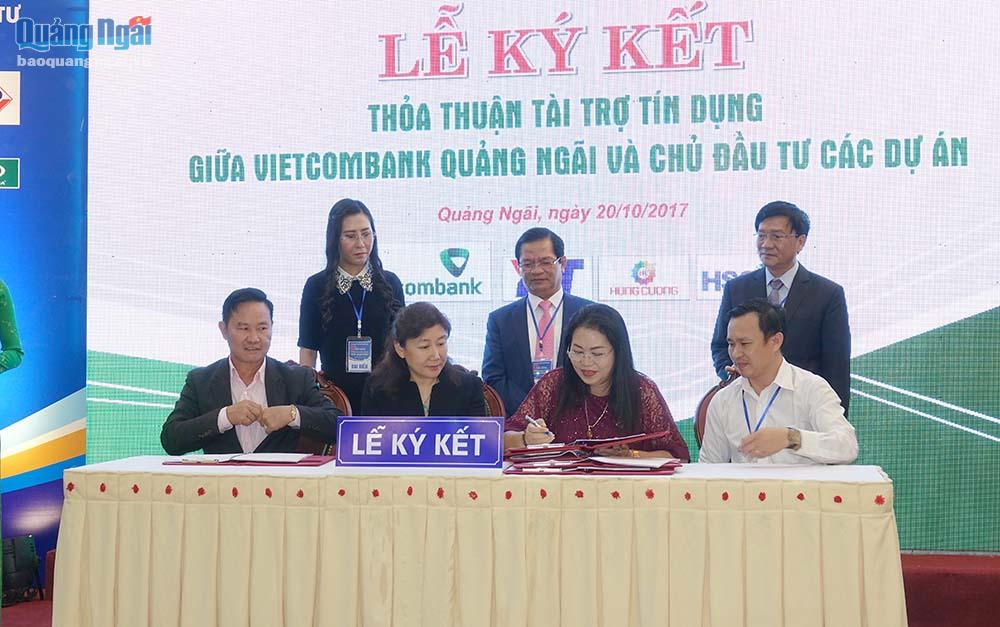 Ngân hàng Vietcombank chi nhánh Quảng Ngãi đã ký kết cấp tín dụng với các nhà đầu tư 