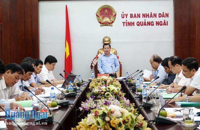 Phó Chủ tịch Thường trực UBND tỉnh Đặng Văn Minh phát biểu chỉ đạo tại cuộc họp