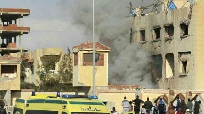  Hình ảnh hiện trường vụ tấn công khủng bố tại Ai Cập ngày 24/11 (Ảnh: Facebook)