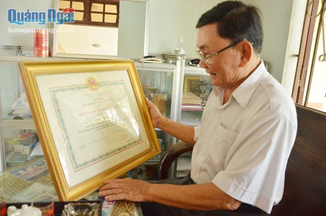Ông Trần Kim Quy được Chủ tịch nước tặng thưởng Huân chương Độc lập hạng Ba.