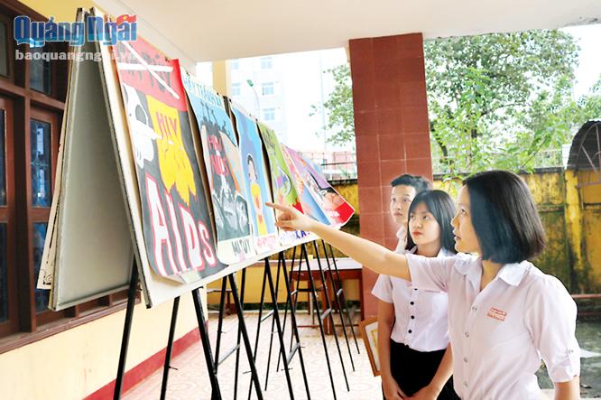 Tuyên truyền phòng, chống ma túy trong học đường: Nhìn từ những bức tranh  cổ động - Báo Quảng Ngãi điện tử