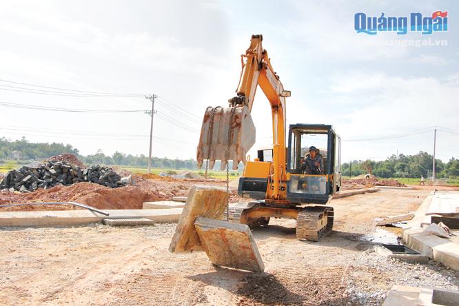 Hoàn thiện khu tái định cư QL1 trên địa bàn huyện Bình Sơn.