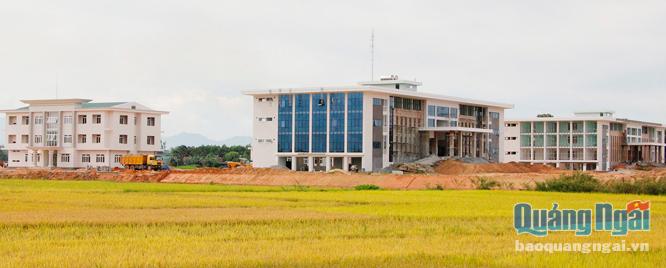 Năm 2018, phát huy nguồn lực từ quỹ đất, tiếp tục đầu tư hoàn thiện Trung tâm hành chính huyện Sơn Tịnh.
