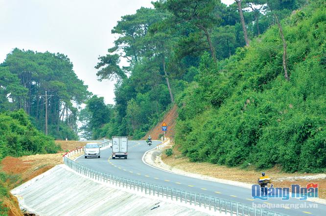 Quốc lộ 24 được đầu tư nâng cấp đã mở ra trang mới cho huyện vùng cao Ba Tơ.