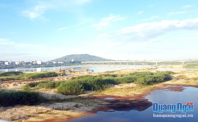  Một đoạn sông Trà Khúc qua địa bàn TP.Quảng Ngãi thời điểm hiện tại.