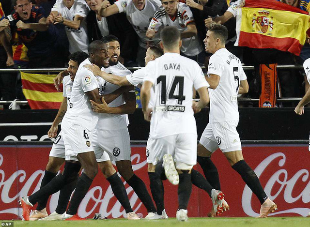  Valencia đã cho thấy sự sắc sảo khi được thi đấu tại Mestalla