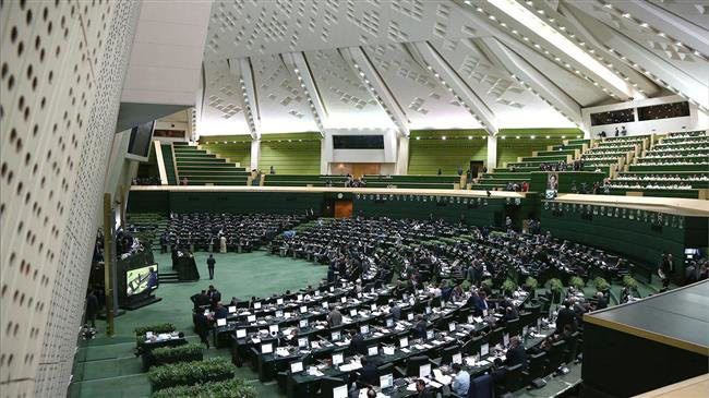 Toàn cảnh phiên họp Quốc hội ở Tehran ngày 7/10. (Ảnh: Presstv)