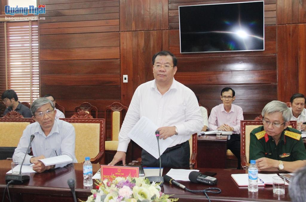 Phó Chủ tịch Thường trực UBND tỉnh phát biểu tại cuộc họp.