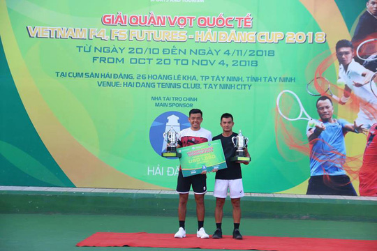  Hoàng Nam và Quốc Khánh vô địch đôi nam Vietnam F4 Futures 2018