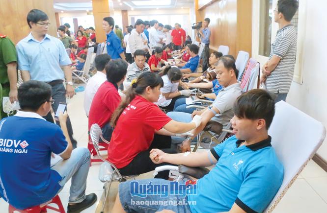Phong trào hiến máu tình nguyện ngày càng lan tỏa sâu rộng trong cộng đồng.