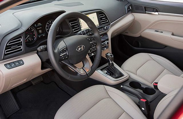 Hyundai Elantra 2019 có giá từ 17985 USD