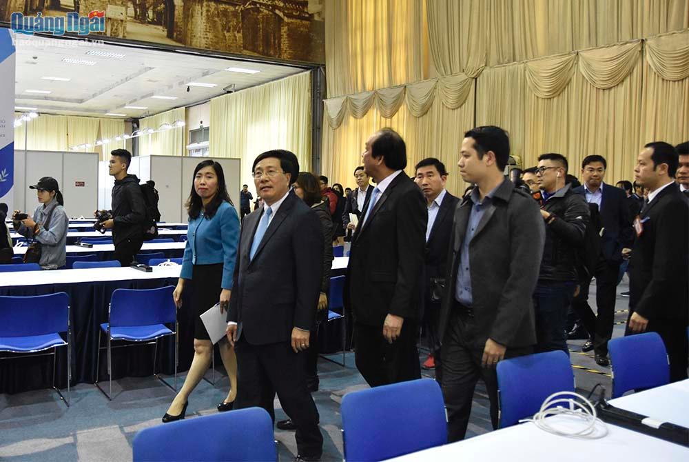 Phó Thủ tướng, Bộ trưởng Bộ Ngoại giao Phạm Bình Minh tham quan IMC