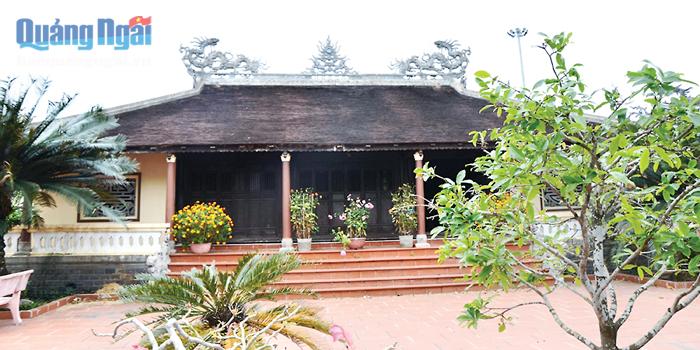 Nhà thờ họ Trương ở Tịnh Khê (TP.Quảng Ngãi).Nhà thơ, nhà viết sử