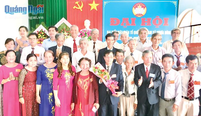 Các ủy viên Ủy ban MTTQ Việt Nam xã Nghĩa Dõng (TP.Quảng Ngãi) nhiệm kỳ 2019 - 2024 ra mắt đại hội.