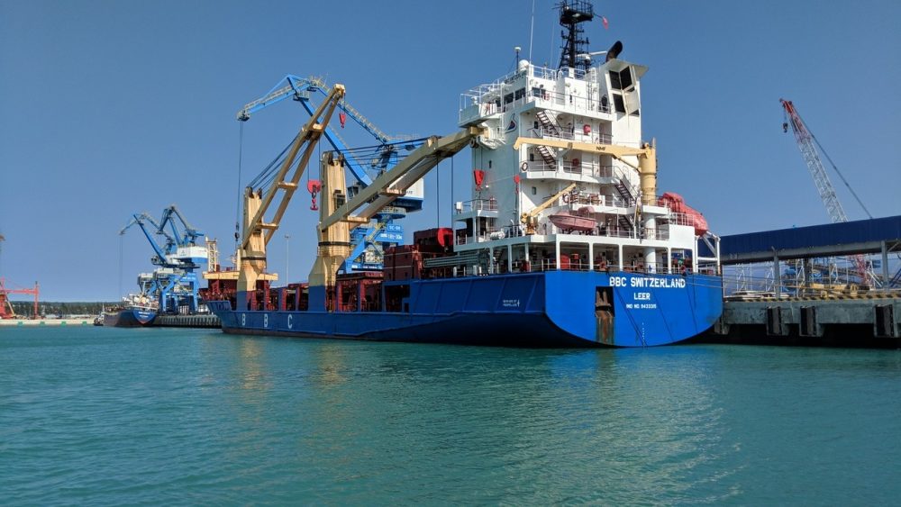 Tàu BBC Switzerland chở thiết bị của nhà thầu Danieli cung cấp cho nhà máy cán thép QSP – Khu liên hợp sản xuất gang thép Hòa Phát Dung Quất
