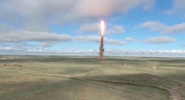     Tên lửa rời khỏi bệ phóng (Ảnh: Zvezda)