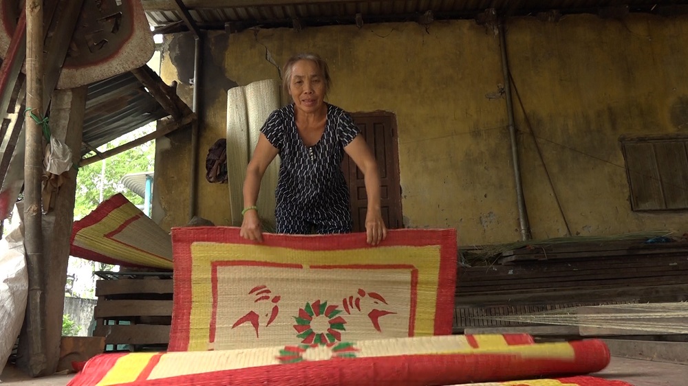 Video: Năm đời giữ nghề dệt chiếu lát