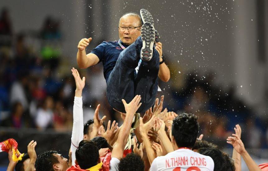 Thắng đậm Indonesia, U22 Việt Nam giành HCV SEA Games sau 60 năm