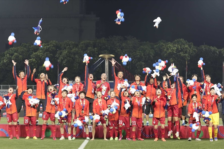 Tuyển nữ Việt Nam tiếp tục thăng tiến trên BXH FIFA sau chức vô địch SEA Games 30. Ảnh: D.P